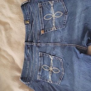 Womens Wrangler Aura Jeans